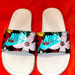 Nike slides
